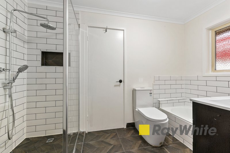 Photo - 12 Muirkirk Close, Endeavour Hills VIC 3802 - Image 6