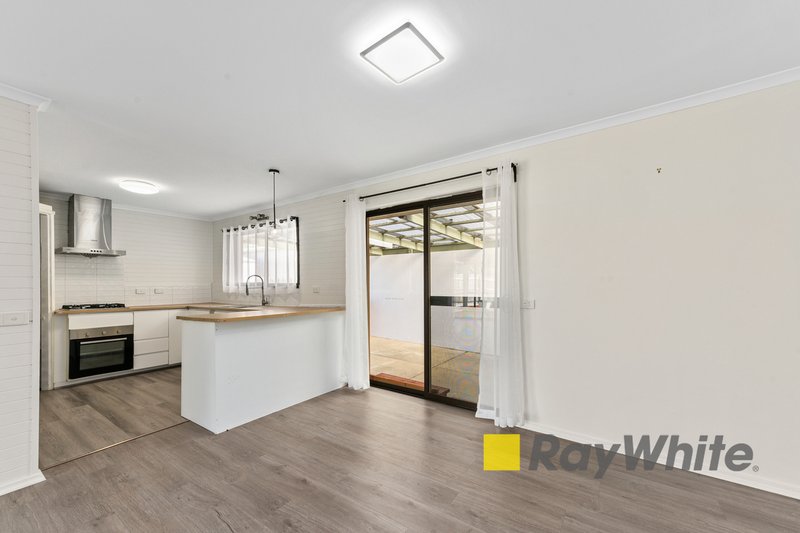 Photo - 12 Muirkirk Close, Endeavour Hills VIC 3802 - Image 8