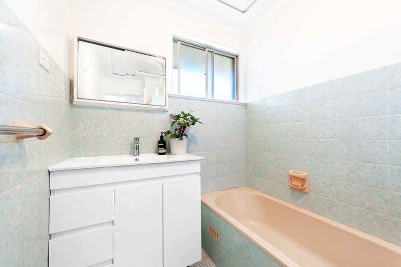 Photo - 12 Mulgowrie Crescent, Balgowlah Heights NSW 2093 - Image 5