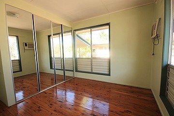 Photo - 12 Munro Street, Moranbah QLD 4744 - Image 4