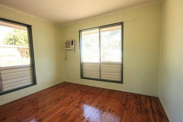 Photo - 12 Munro Street, Moranbah QLD 4744 - Image 7