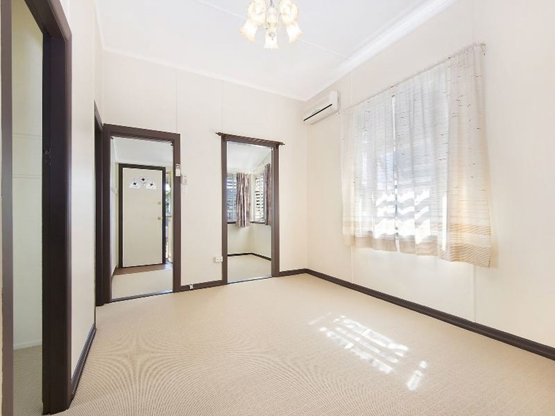 Photo - 12 Murray Street, Sandgate QLD 4017 - Image 2