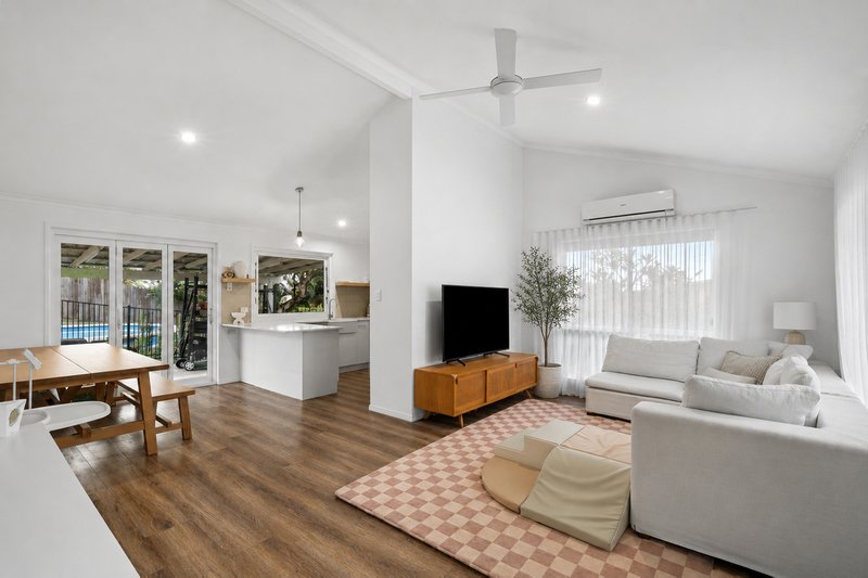 Photo - 12 Nabarlek Drive, Worongary QLD 4213 - Image 6
