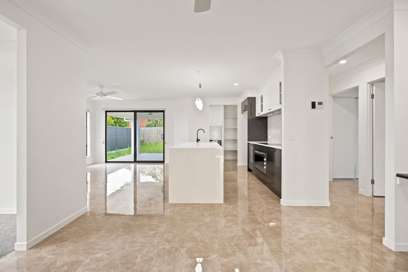 Photo - 12 Naretha Court, Morayfield QLD 4506 - Image 3