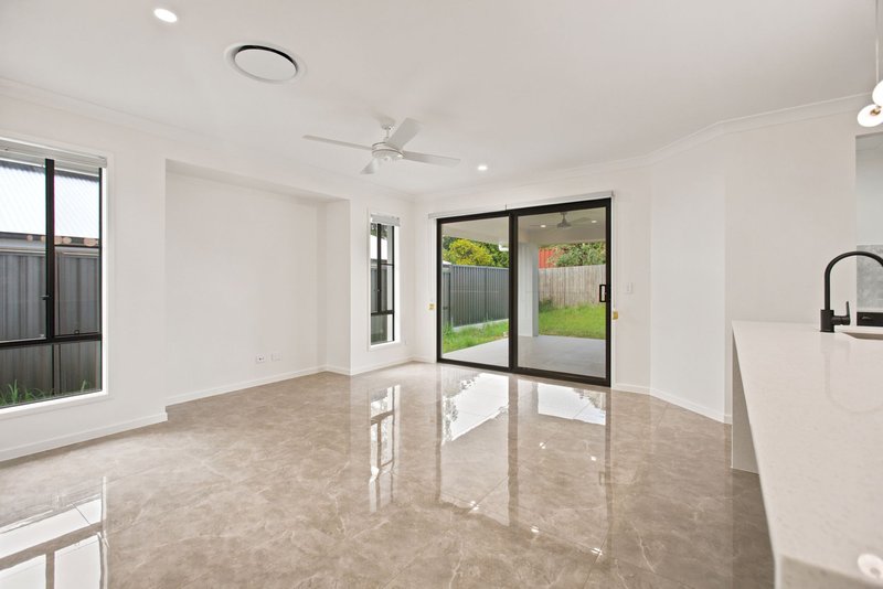 Photo - 12 Naretha Court, Morayfield QLD 4506 - Image 5