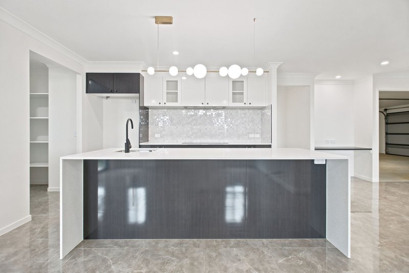 Photo - 12 Naretha Court, Morayfield QLD 4506 - Image 7