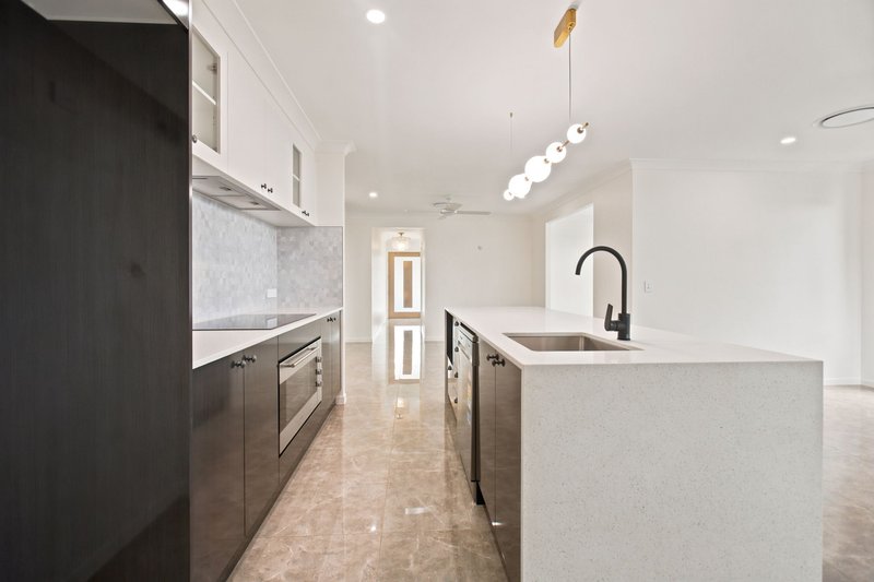 Photo - 12 Naretha Court, Morayfield QLD 4506 - Image 8