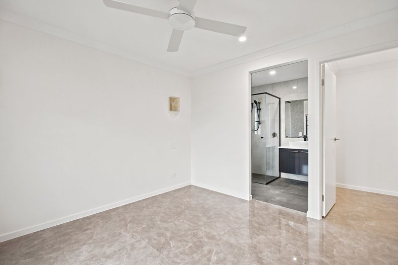 Photo - 12 Naretha Court, Morayfield QLD 4506 - Image 11