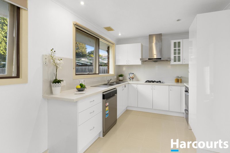 Photo - 12 Narong Crescent, Knoxfield VIC 3180 - Image 4