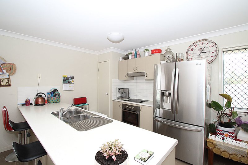 Photo - 12 Nathan Close, Redbank Plains QLD 4301 - Image 4