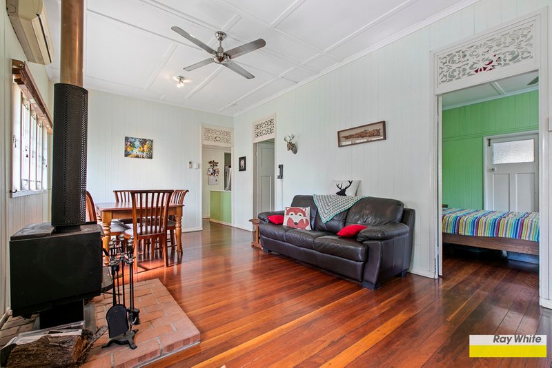 Photo - 12 Navy Street, Holland Park West QLD 4121 - Image 2