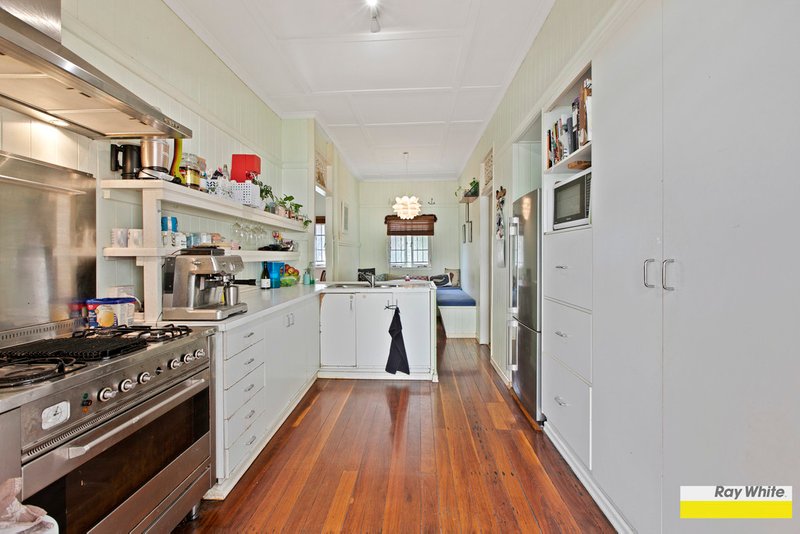 Photo - 12 Navy Street, Holland Park West QLD 4121 - Image 3