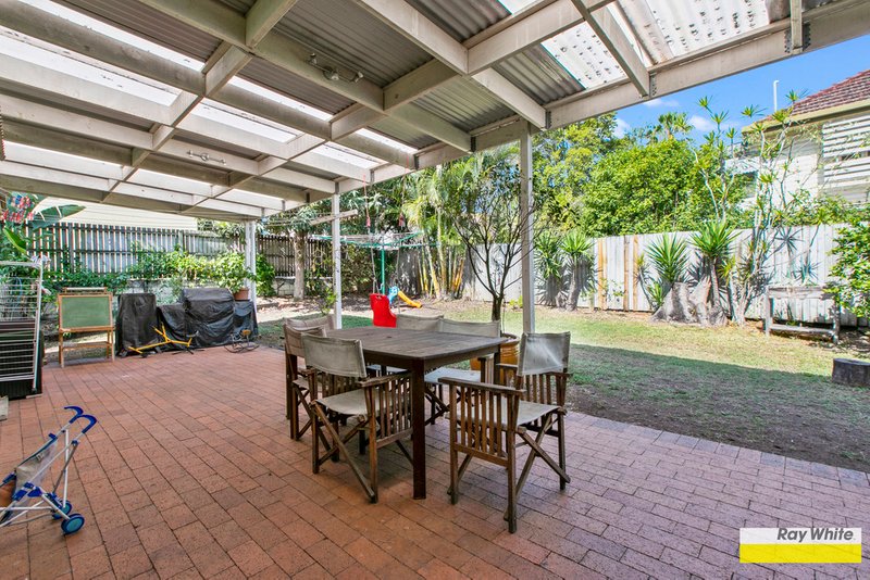 Photo - 12 Navy Street, Holland Park West QLD 4121 - Image 10