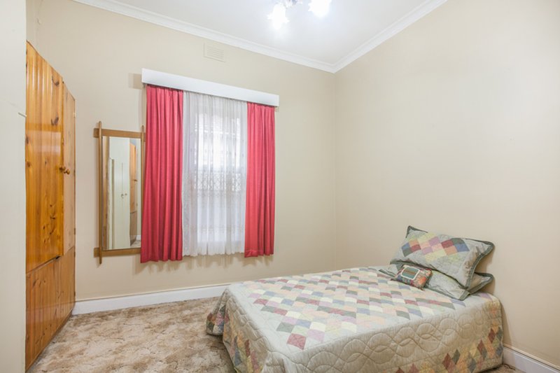 Photo - 12 Newcastle Street, Preston VIC 3072 - Image 3