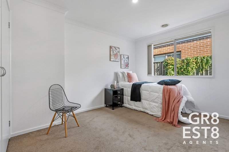 Photo - 12 Newington Drive, Cranbourne East VIC 3977 - Image 18