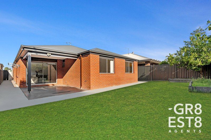 Photo - 12 Newington Drive, Cranbourne East VIC 3977 - Image 22