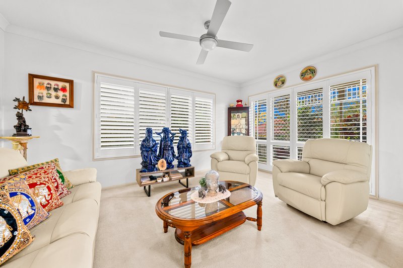 Photo - 12 Ngairi Close, Eight Mile Plains QLD 4113 - Image 9