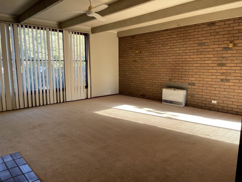 Photo - 12 Nicholson Street, Sale VIC 3850 - Image 2