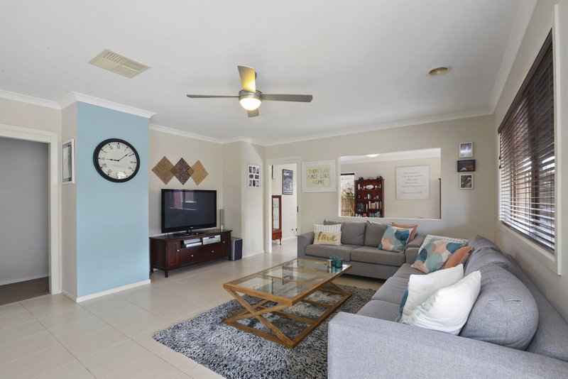 Photo - 12 Nilaur Place, Lara VIC 3212 - Image 4