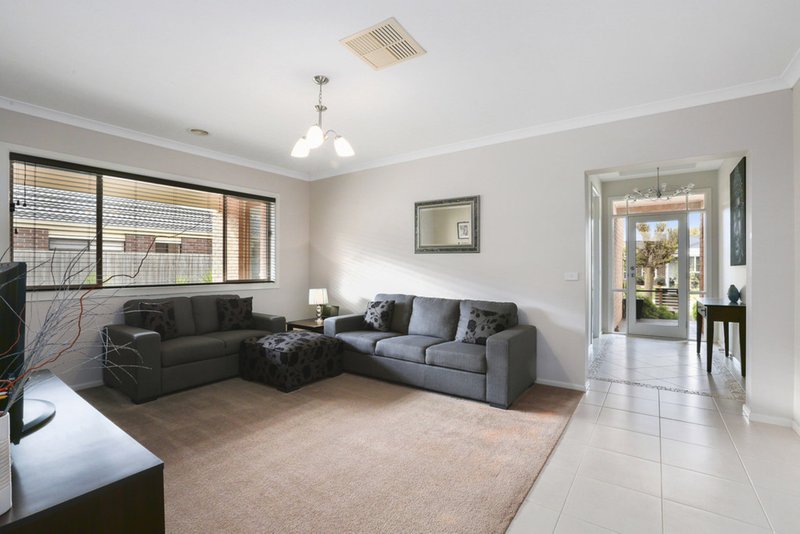 Photo - 12 Nilaur Place, Lara VIC 3212 - Image 7