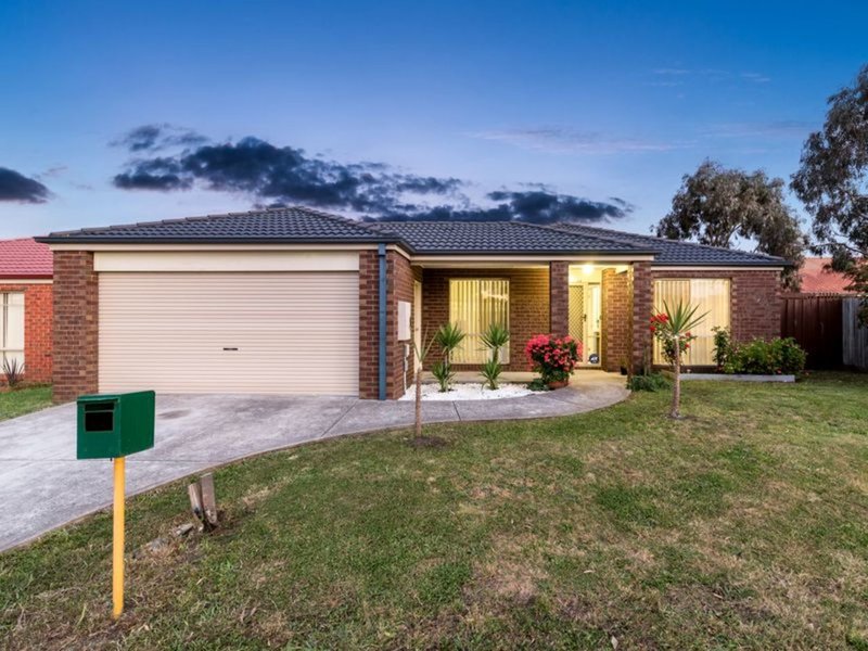 12 Nile Crescent, Cranbourne VIC 3977