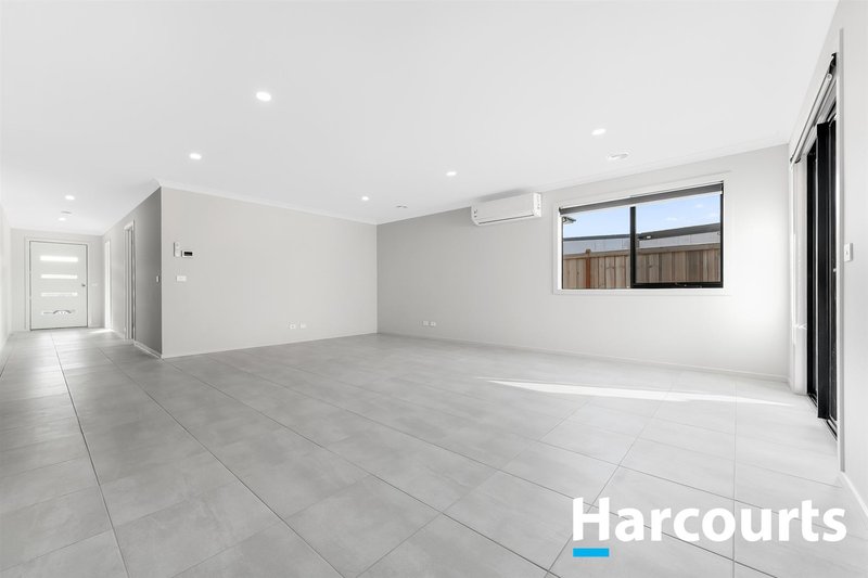 Photo - 12 Nocturne Avenue, Clyde North VIC 3978 - Image 5