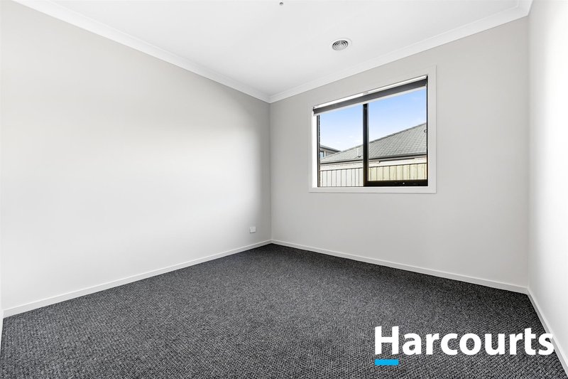 Photo - 12 Nocturne Avenue, Clyde North VIC 3978 - Image 10