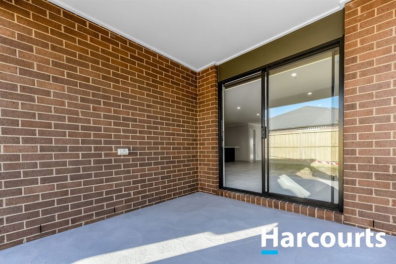 Photo - 12 Nocturne Avenue, Clyde North VIC 3978 - Image 14