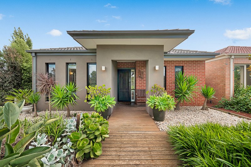 12 Nokota Lane, Clyde North VIC 3978