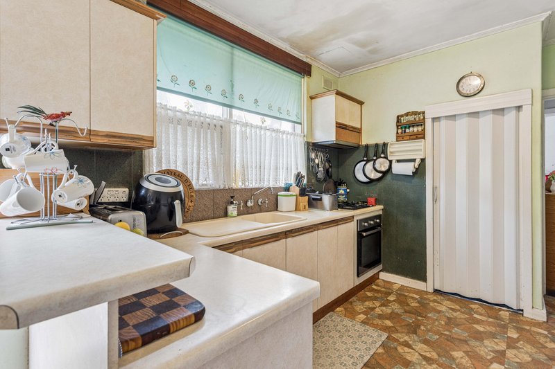 Photo - 12 Norfolk Avenue, Valley View SA 5093 - Image 5
