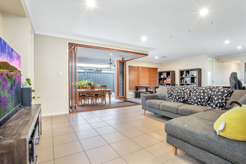 Photo - 12 Normanby Cres , Burpengary East QLD 4505 - Image 6