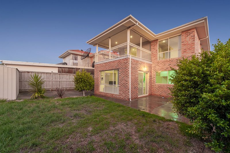 Photo - 12 Northstead Way, Craigieburn VIC 3064 - Image 13