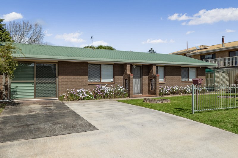 Photo - 12 Nugent Crescent, Wilsonton QLD 4350 - Image 1