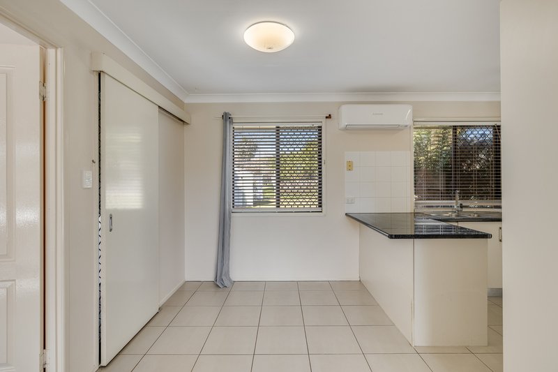 Photo - 12 Nugent Crescent, Wilsonton QLD 4350 - Image 6