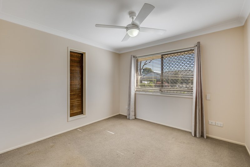 Photo - 12 Nugent Crescent, Wilsonton QLD 4350 - Image 9