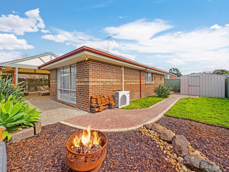 Photo - 12 Oak Post Place, Cranbourne East VIC 3977 - Image 23