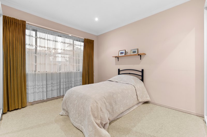 Photo - 12 Oaklands Avenue, Ferntree Gully VIC 3156 - Image 10