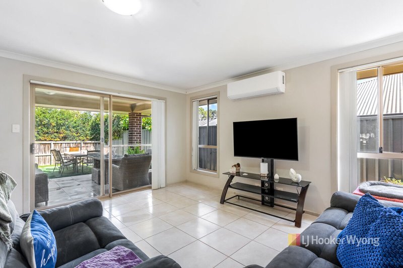 Photo - 12 Oakmont Place, Woongarrah NSW 2259 - Image 3