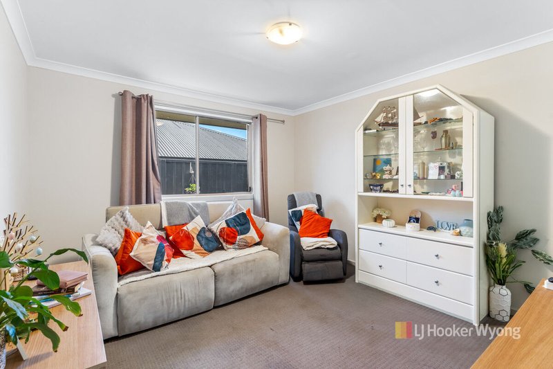 Photo - 12 Oakmont Place, Woongarrah NSW 2259 - Image 4