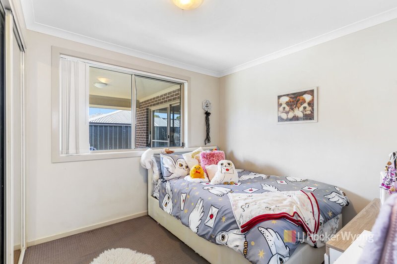Photo - 12 Oakmont Place, Woongarrah NSW 2259 - Image 7