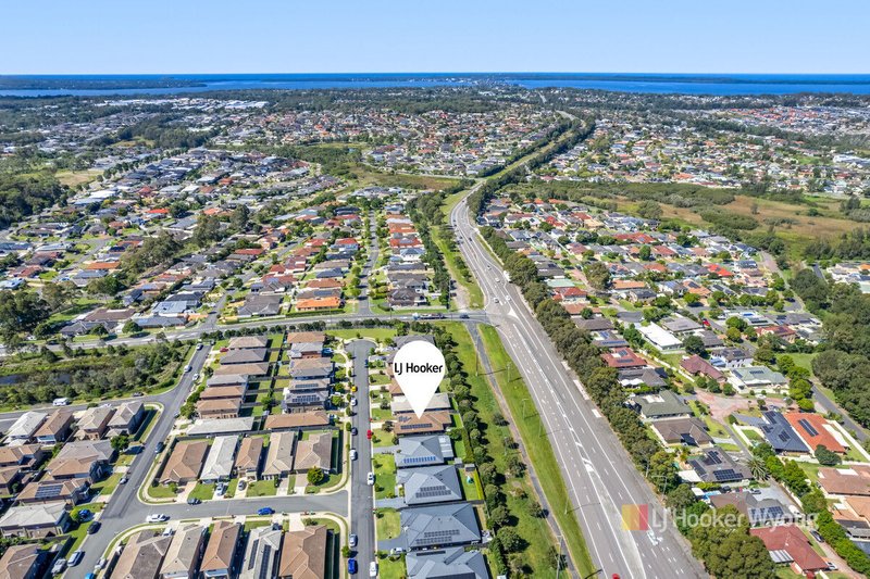 Photo - 12 Oakmont Place, Woongarrah NSW 2259 - Image 13