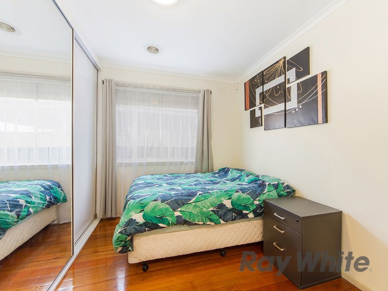 Photo - 12 Obrien Drive, St Albans VIC 3021 - Image 6