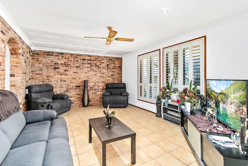 Photo - 12 Ocean Beach Drive, Shellharbour NSW 2529 - Image 2