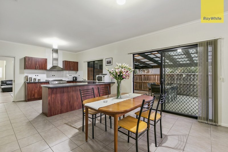 Photo - 12 Oconnell Street, Berwick VIC 3806 - Image 4