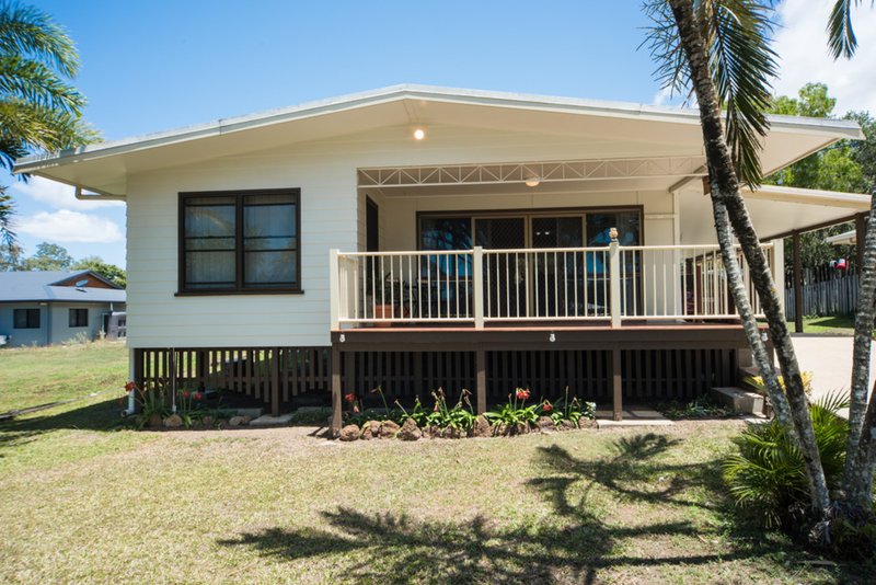 Photo - 12 O'Hanlon Crescent, Mount Julian QLD 4800 - Image 2