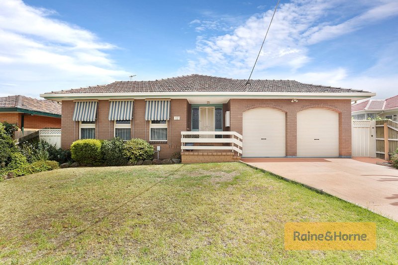 12 Oldershaw Road, Melton VIC 3337