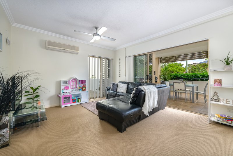 Photo - 1/2 Oleander Avenue, Biggera Waters QLD 4216 - Image 6