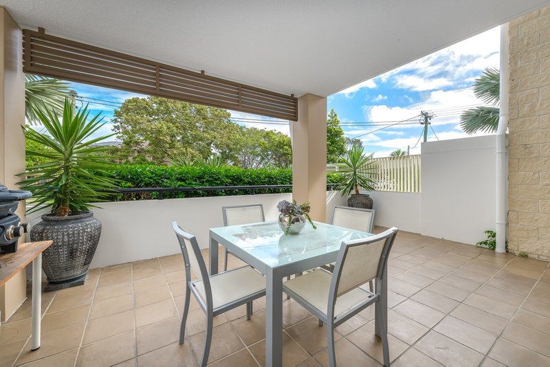 Photo - 1/2 Oleander Avenue, Biggera Waters QLD 4216 - Image 12