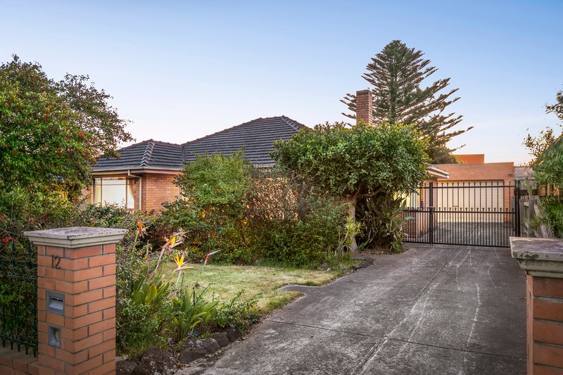 12 Oliver Court, Fawkner VIC 3060