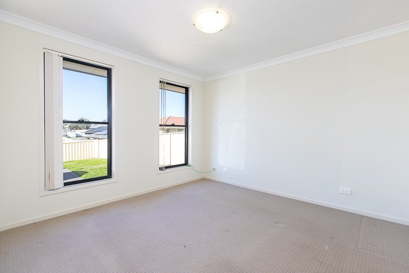 Photo - 12 Opal Street, Rutherford NSW 2320 - Image 5